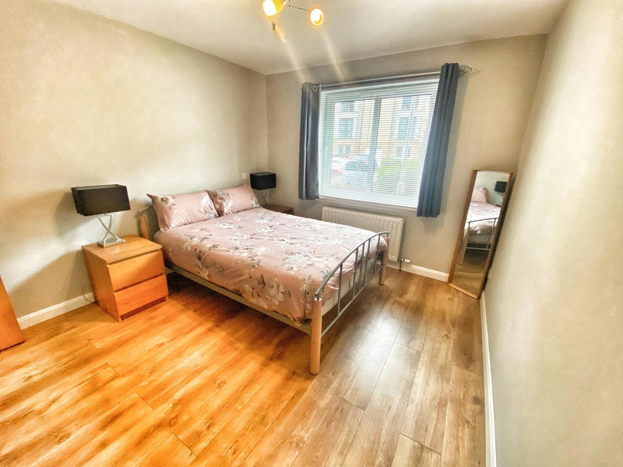 Spacious Ground Floor, 2 Bed By Lains Lettings M Apartment *